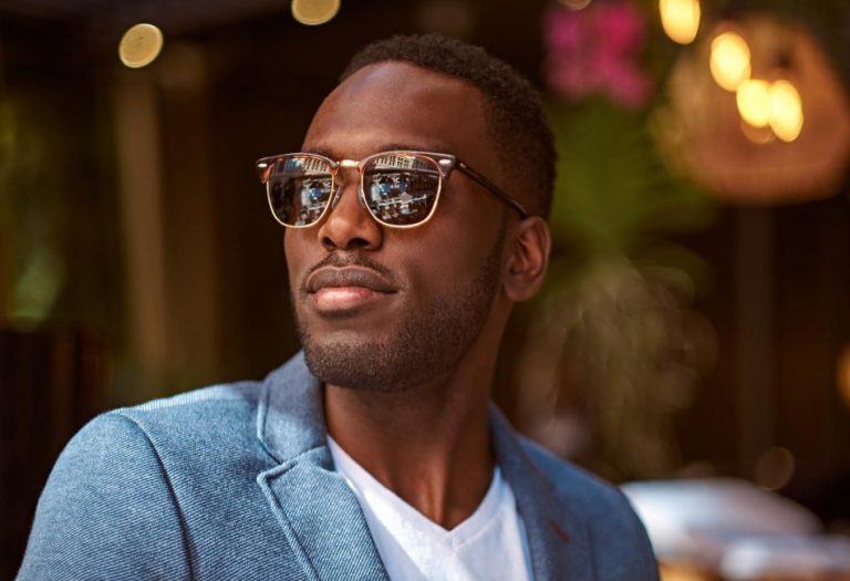 How to Wear Sunglasses Over Glasses: The Right Way