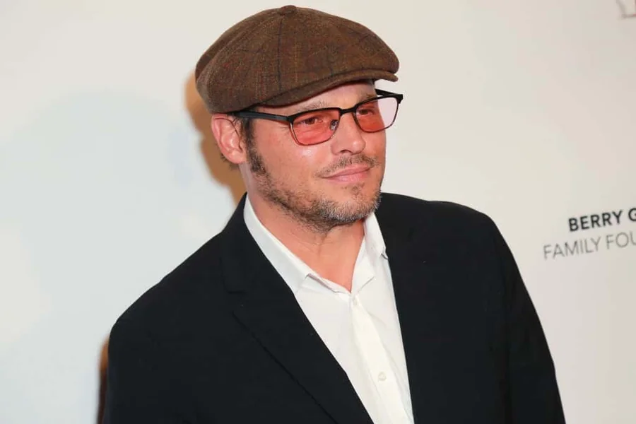Justin Chambers Bio