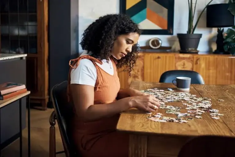 A Simple Screen-Free Puzzle Routine for Better Focus