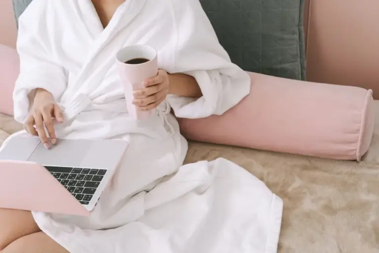 How to Create Healthier Boundaries Between Work and Personal Life